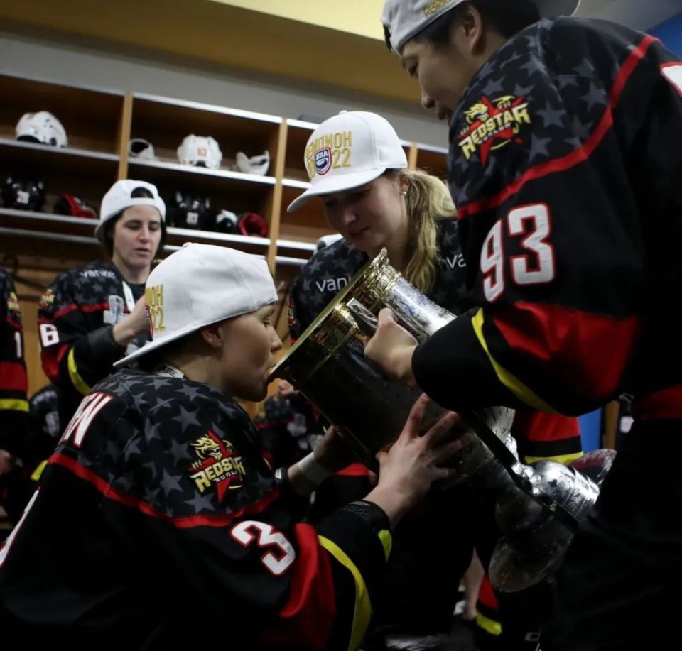 芬兰国家队实现突破,小组出线 芬兰国家队实现突破,小组出线